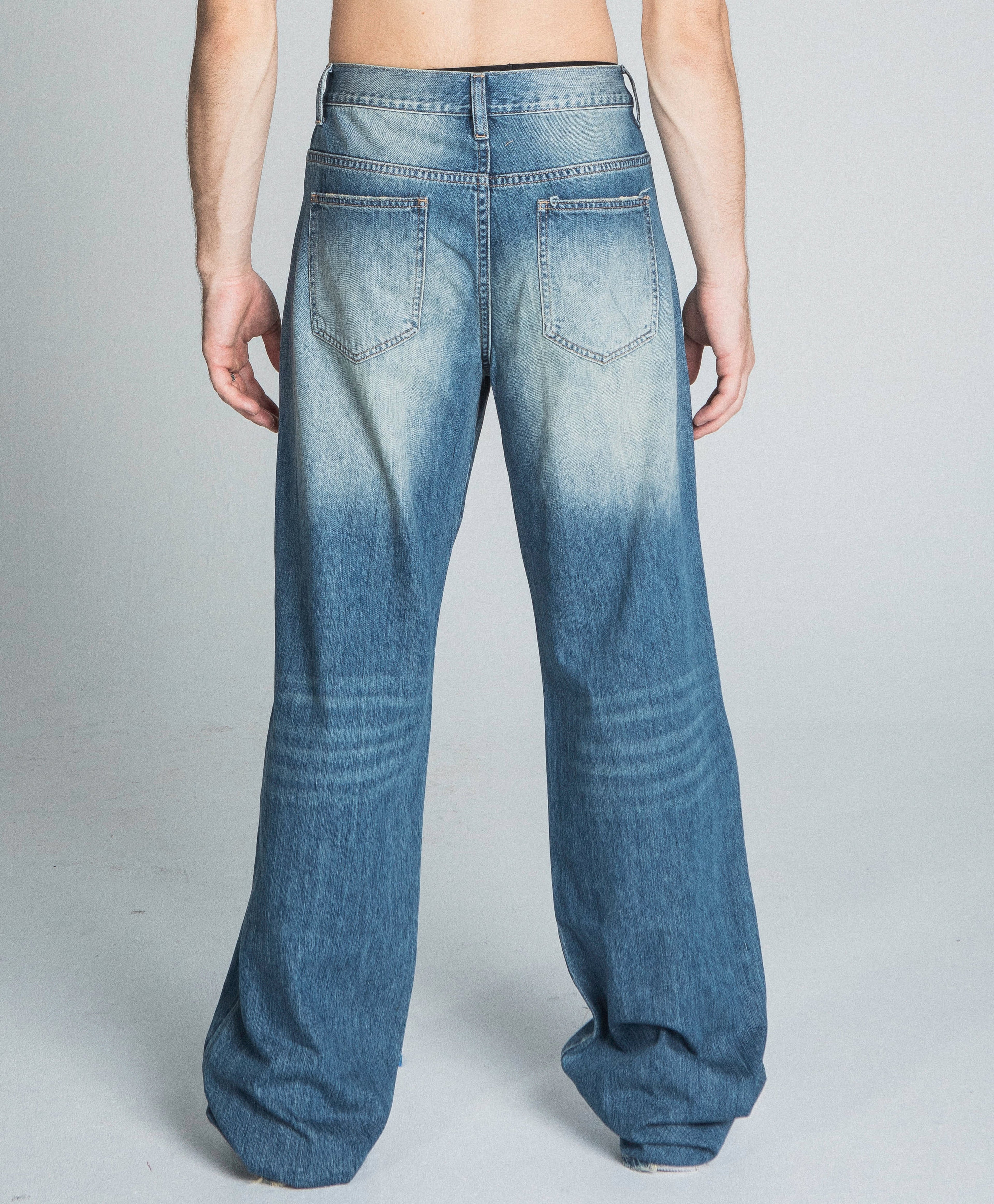AJ09-3 CLASSIC BLUE LIGHTLY DISTRESSED BAGGY JEANS