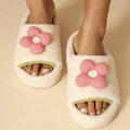 Sherpa slides with contrast 3D flower detail